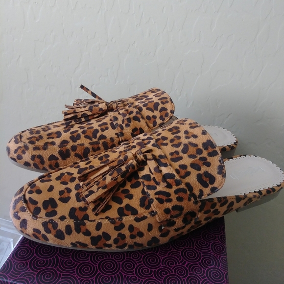 Tasseled Loafer Mules - Picture 3 of 3